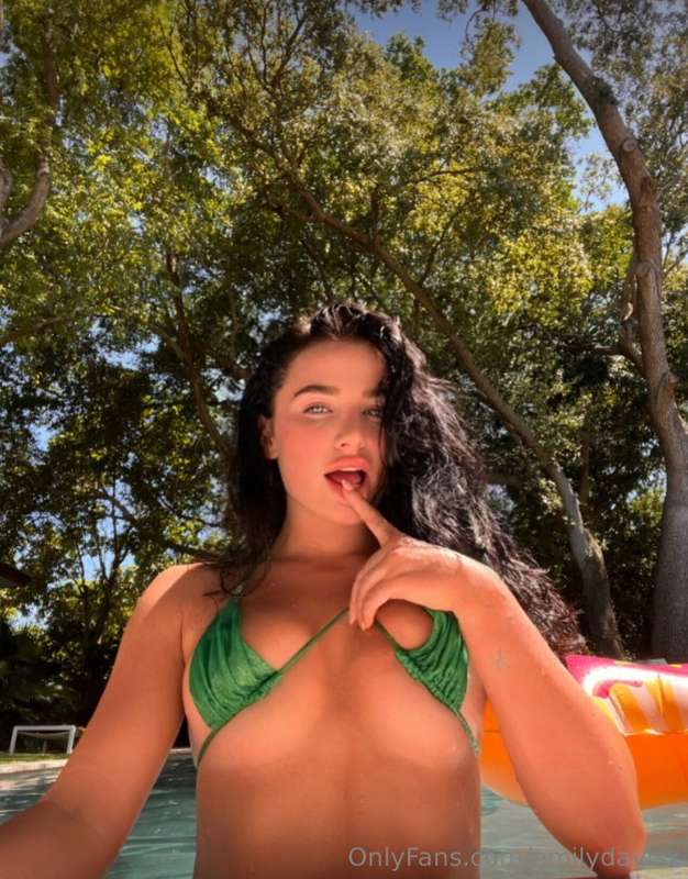 Wearing just enough green to keep me from getting pinched 😉 1
