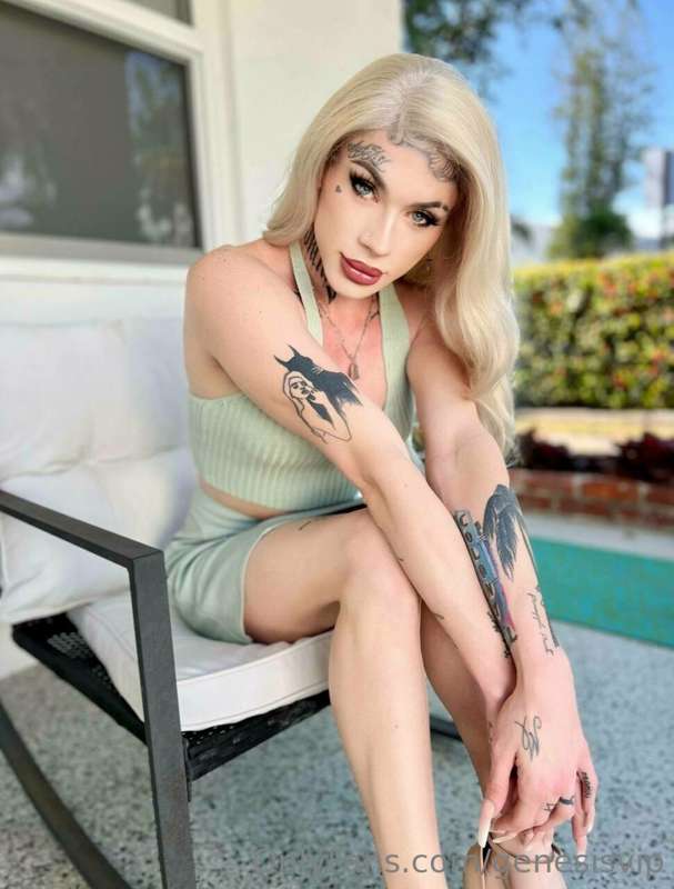 ## My beautiful friend Austin has  perfect tits & loves to p..