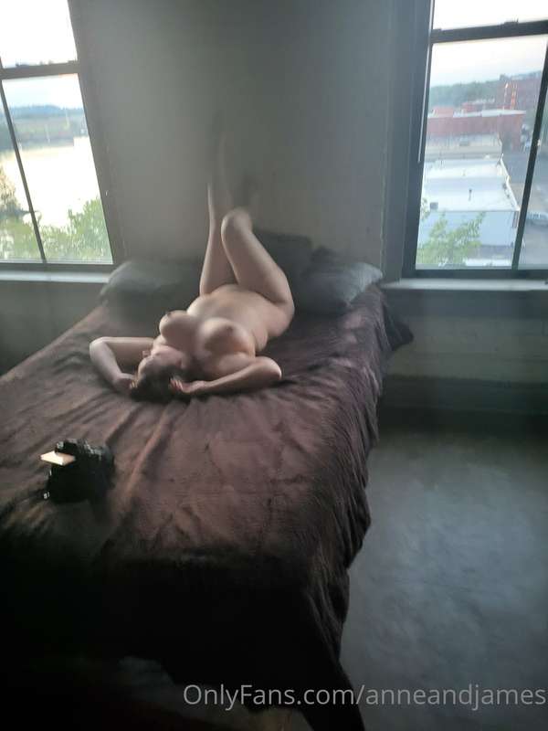 Behind the scenes of a photoshoot 2