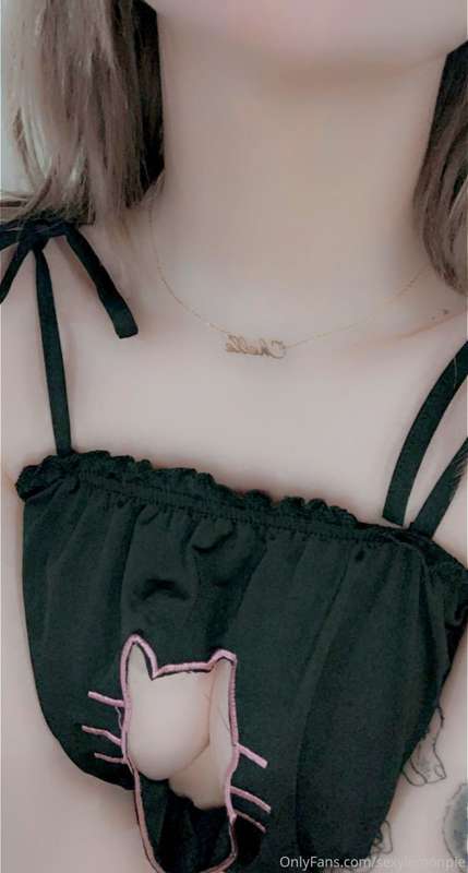 Kitty purr 

Thanks Chris for this outfit :) if you buy some.. 2