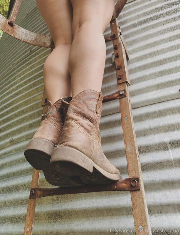 Life is better without clothes 🙈🙈 1