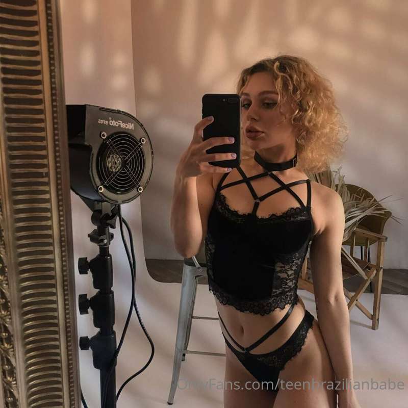 ## 𝘋𝘪𝘳𝘵𝘺 𝘢𝘯𝘨𝘦𝘭 𝘸𝘩𝘰 𝘤𝘢𝘮𝘦 𝘥𝘰𝘸𝘯 𝘧𝘳𝘰𝘮 𝘩𝘦𝘢𝘷𝘦𝘯 𝘵𝘰 𝘨𝘪𝘷𝘦 𝘺𝘰𝘶 𝘢 𝘩𝘦𝘭𝘭 ..