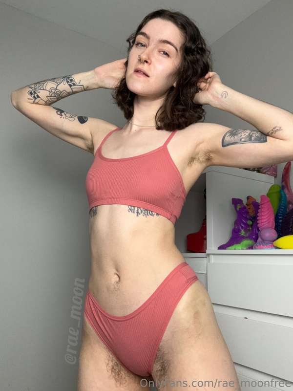 Just put a **50% off sale** on my VIP page @rae_moon
Come se..