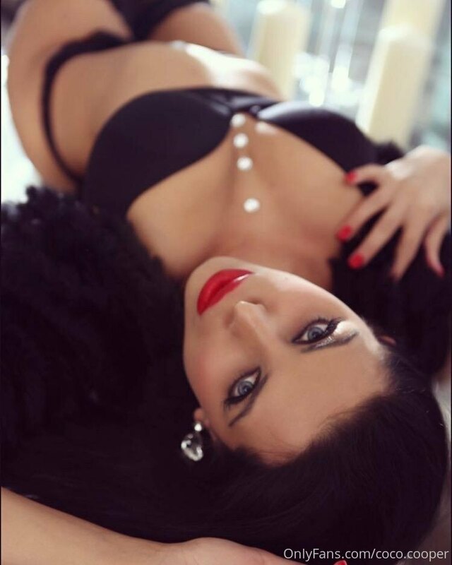 Subscribe to busty pornstar Kira Queen!  4$ today only 

@ki..