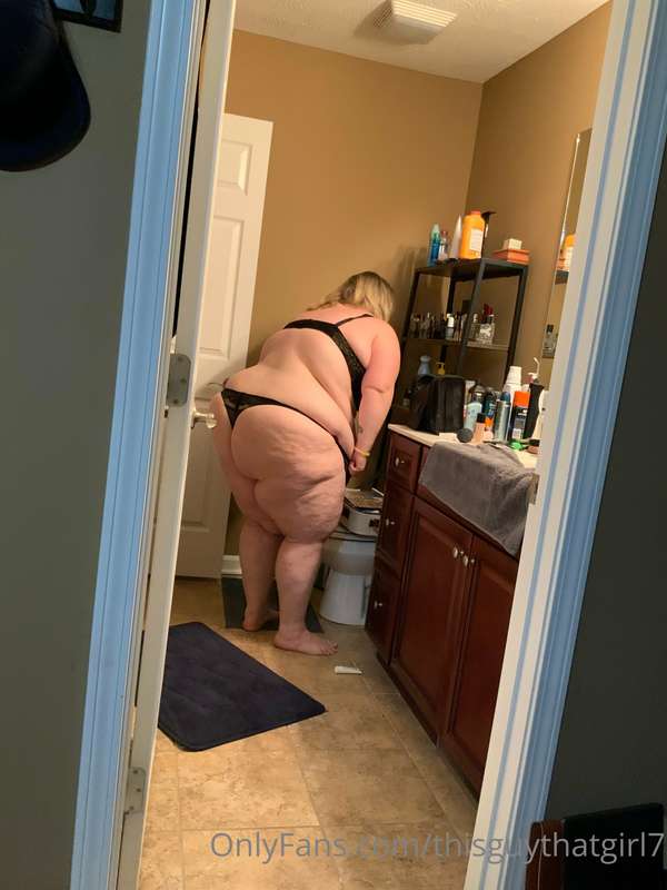 What it really looks like when I’m getting ready for a photo.. 16