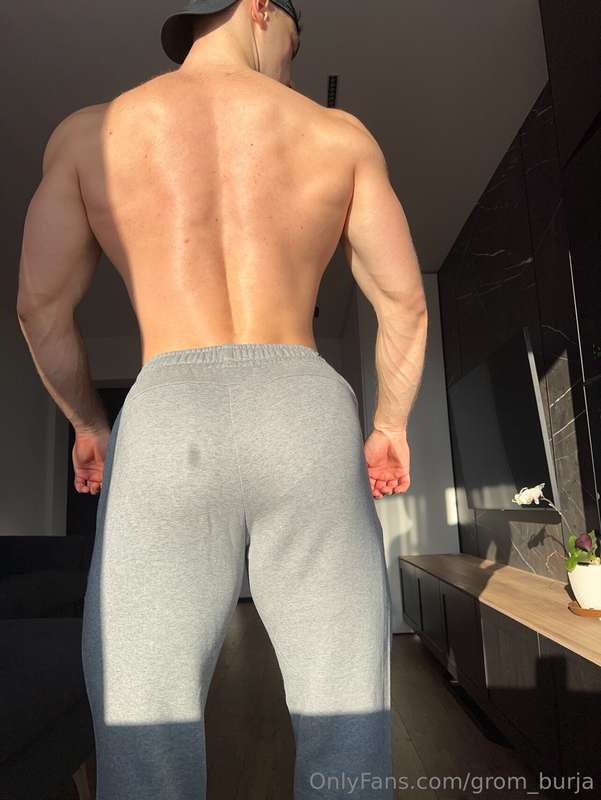 Wanna see how I rimm my muscle ass?😏🔥
On my OF you can see v..
