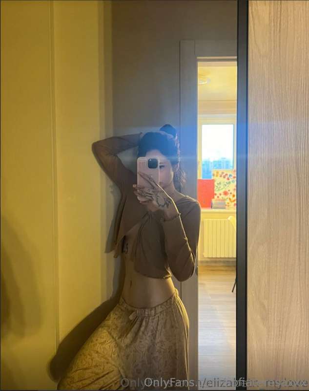 This 🌸 @elizabeth_mylove so cute!! She looks so 🌸 but you do..