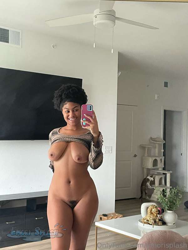 Happy Thursday 🍑💦 Swipe for booty!   _Dont forget to like an..