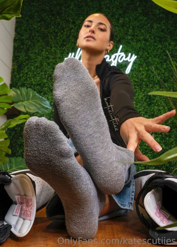 Stinky sock removal😘 my sweaty socks are easily my top sold ..