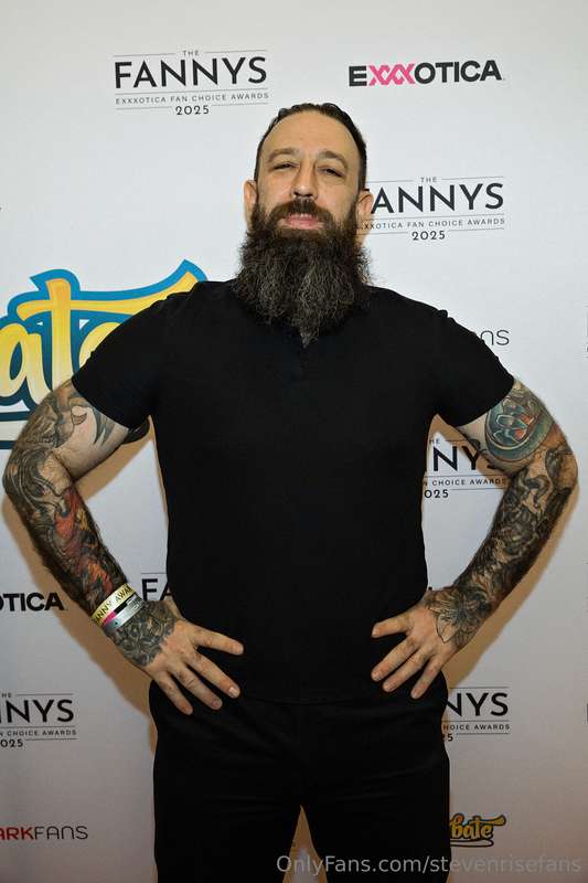 SFW photo dump from Exxxotica this weekend