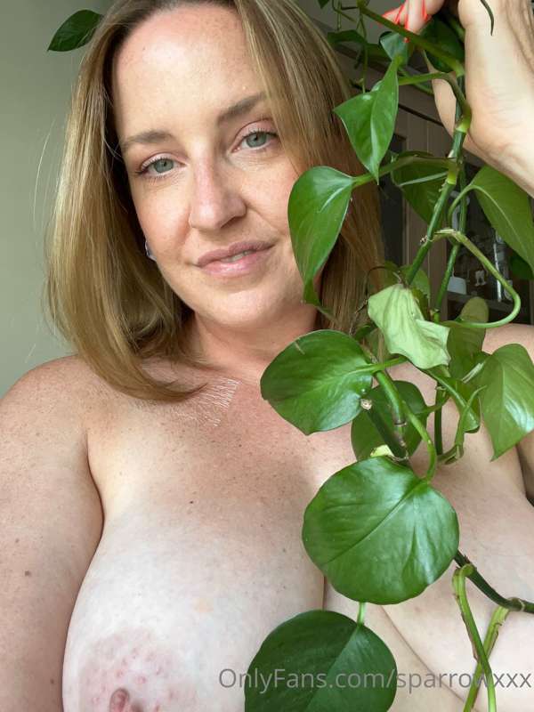 Nudes with my plants 4