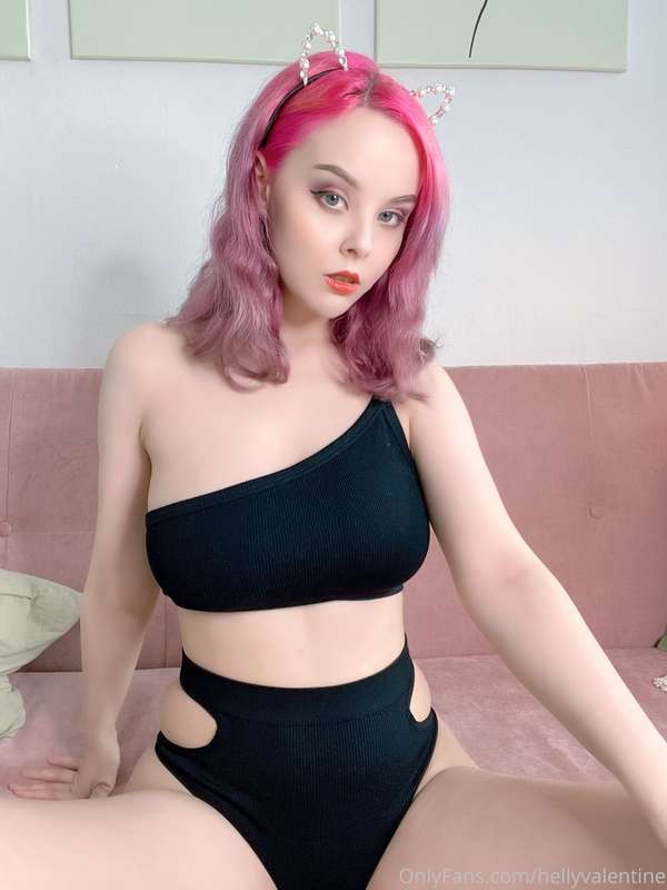 Oh hi, it’s Helly kitty here and I’m going to be your cat fo..