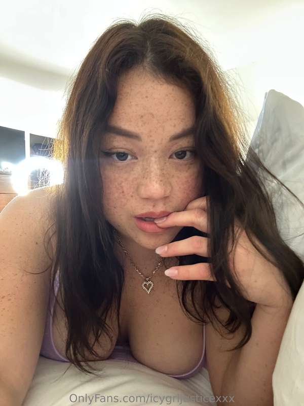i'm waiting for you in my Dm's baby! 💦💦
