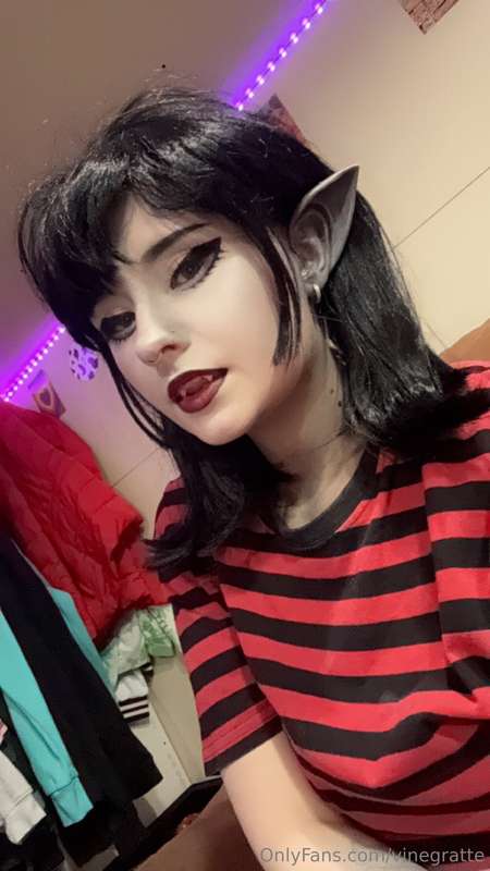 Guys I just posted to my TikTok go check it out @vinegratte ..
