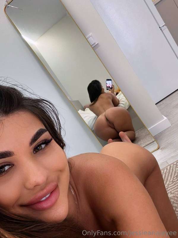 FREE FIRST 50 SUBS, HURRYThis @cute.zlata slutty brunette’s ..