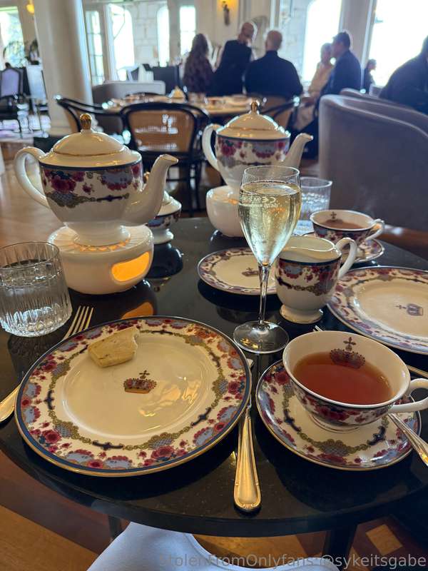 Idk if I ever posted this but I went to a fancy tea restaura.. 2