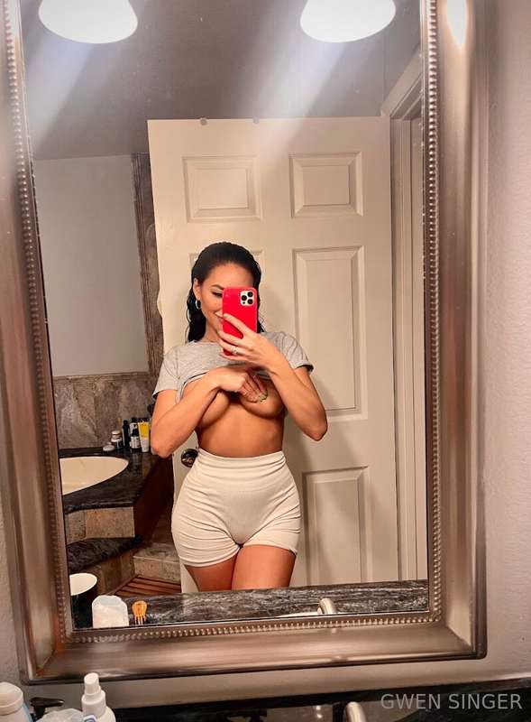 Gotta get a quick pic of the underboob...I mean it would be ..