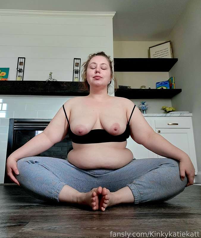 Kinkykatiekatt - Fansly - 12 May, 2022 4