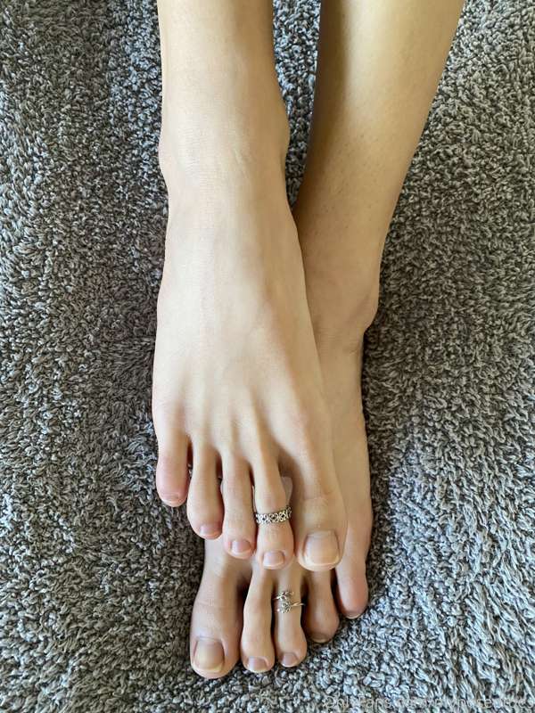 I'm backkkk with more natural toes 😉 
10 photos and 1 video ..
