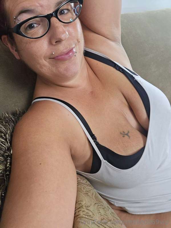 Happy friday pervs! 🥰Mombun yesterday and snapped some pics ..