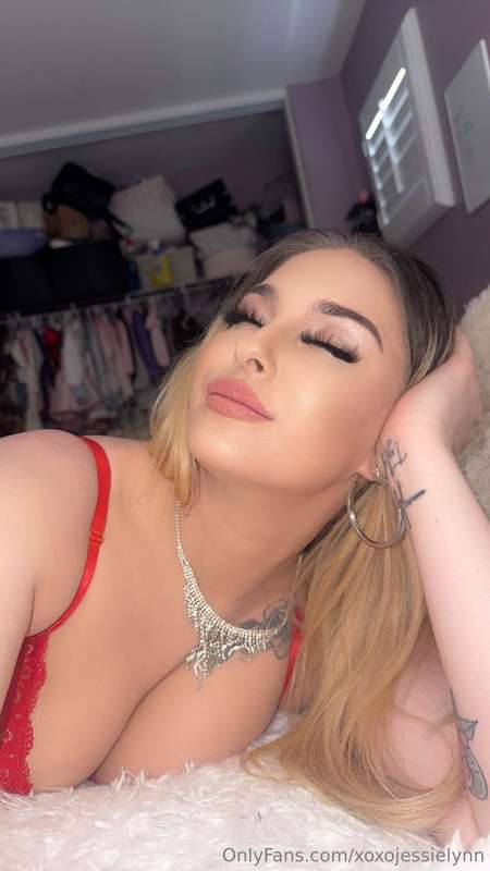 Imagine me wearing this while I suck your c*ck 🍆 2