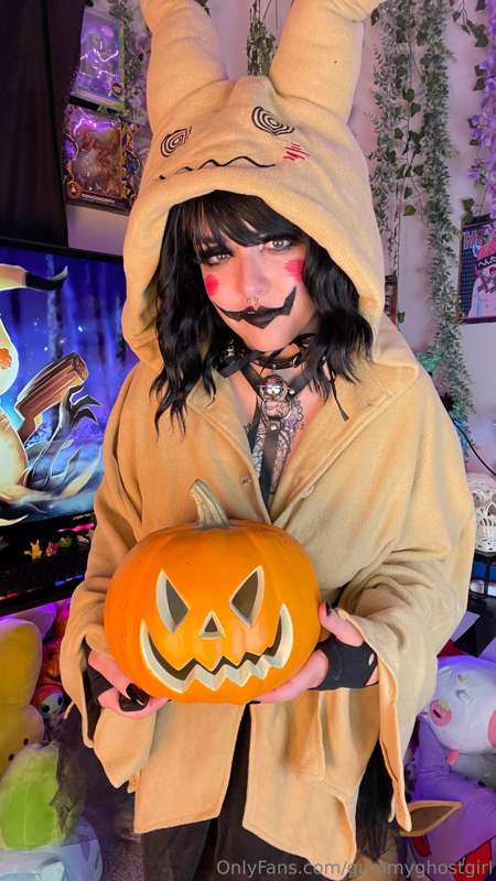 This pikachu seems a little off, you want it anyway? 😏 I’m s.. 16