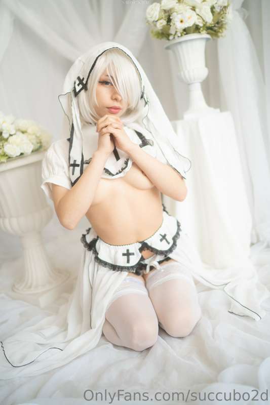 Una 2B monjita para liberarte de tus pecados 💕
Prefieres que.. 2
