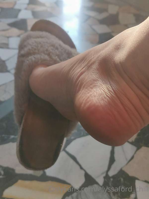 Nothing special, just thought my feet looked super cute in t.. 4