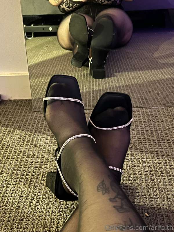 A little something for my feet fans😘