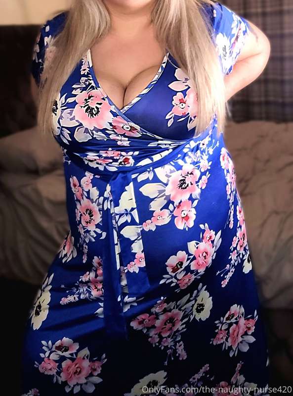 My favourite dress, I feel it really hugs my curves in all t..