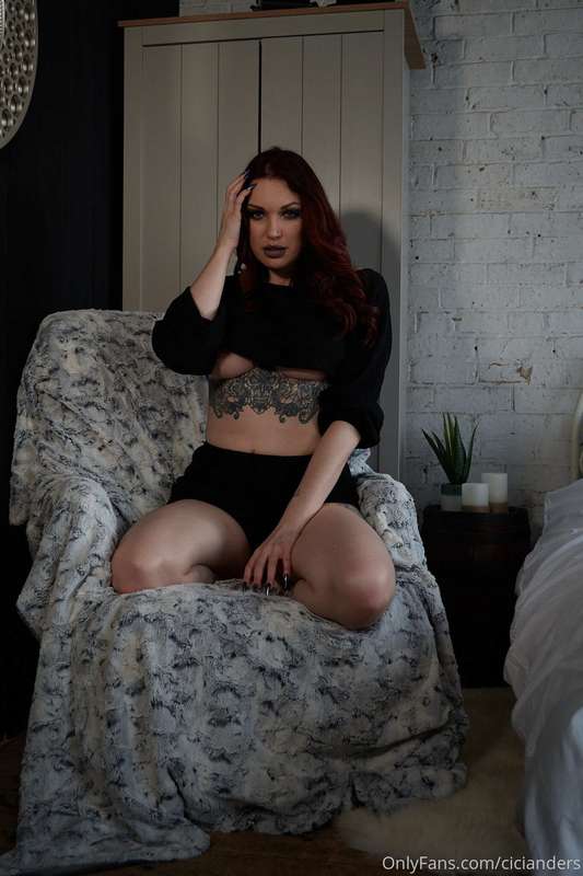 Cosy and cute here. Come and have cuddles with me? 3
