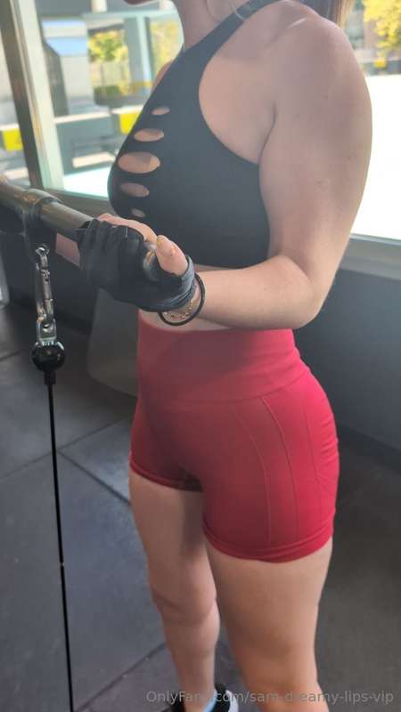 I... I've never seen anyone with boobs so big it gets uncomf.. 1