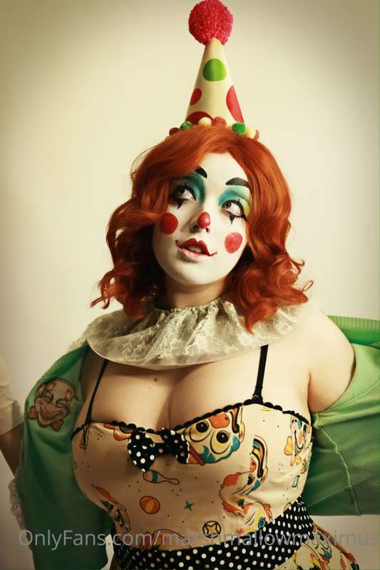 Retro Clown set (Part 1)
Ohhhh how fun it is to clown around.. 16