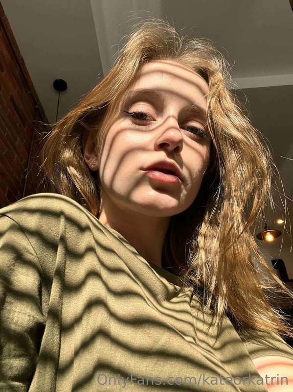 Do you want to know how the sun's rays would hit my body?😈