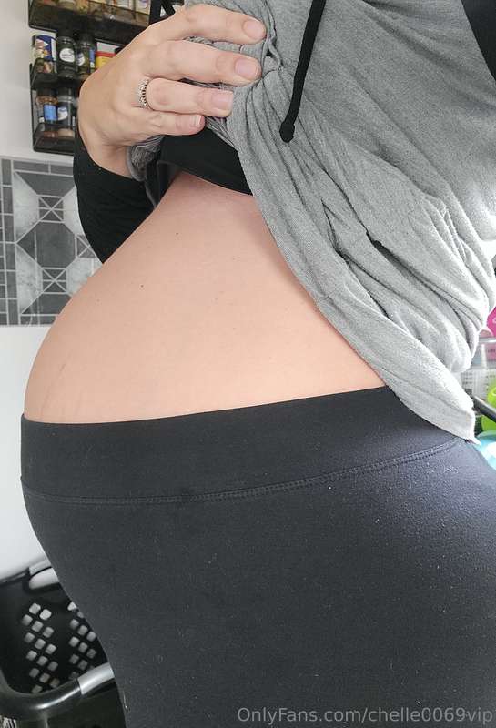 30 week bump update 🤰🥰 Really popped out this week as the li..