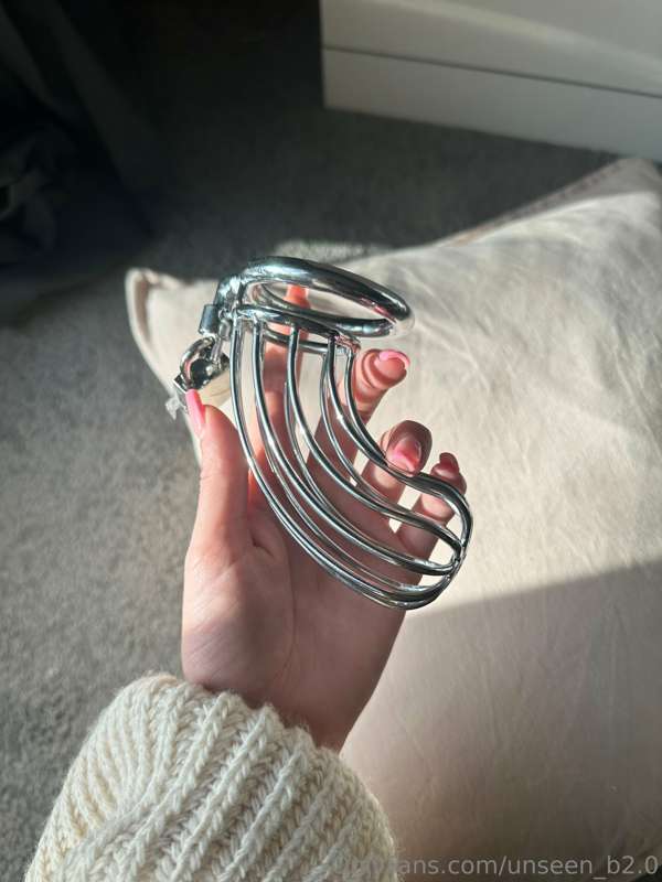 Bought this for one of my sissy boyfriends and he chickened ..
