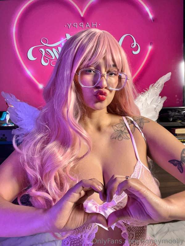 I'm a Barbie girl, in the Barbie woOOOOrld