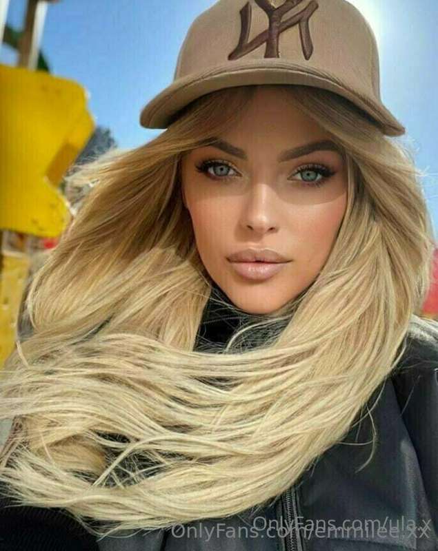 My day started off in a great mood) and how did your day sta..