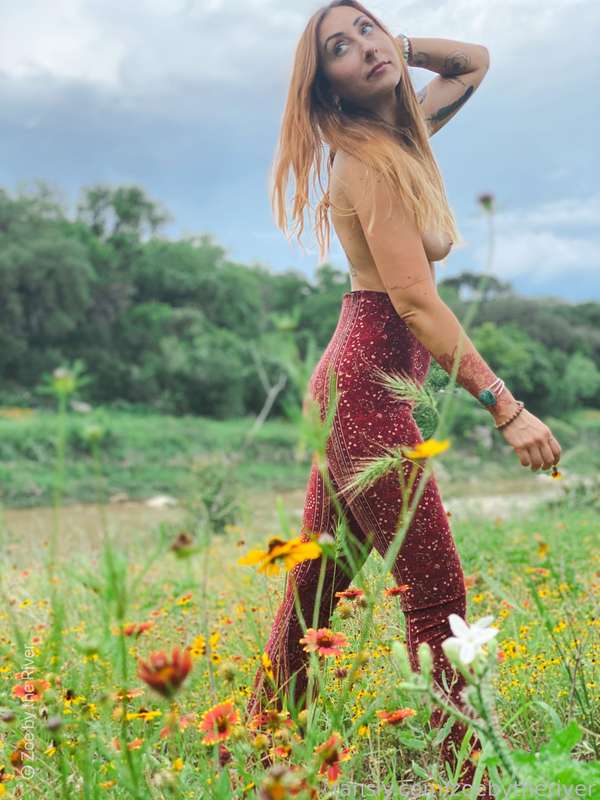 Zoebytheriver - Fansly - 06 Sep, 2021 3