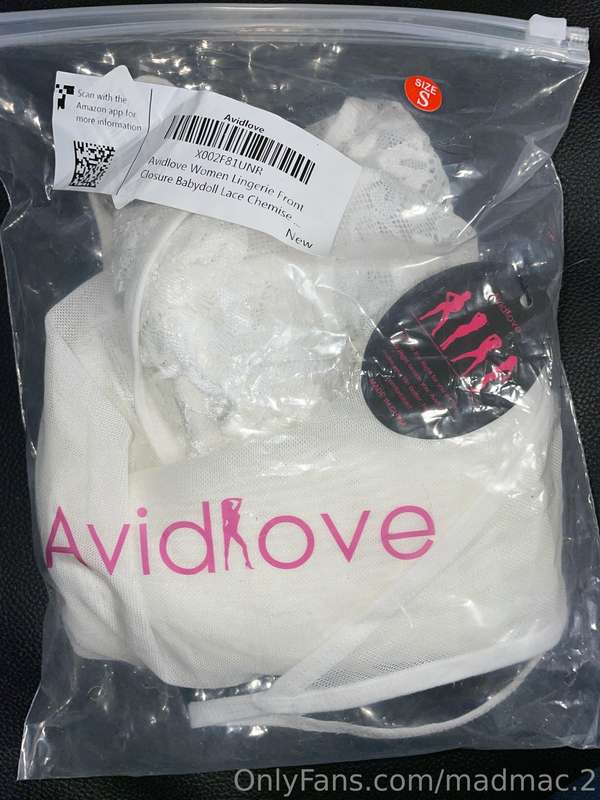an Amazon gift from a sweet fan has arrived 🫶 Can’t wait to ..