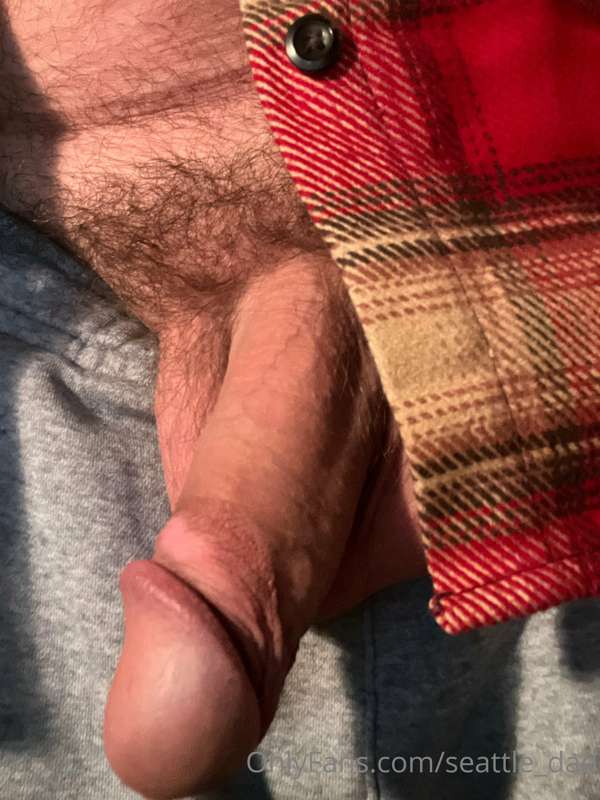 I got home from work and is very horny. Anybody want to help.. 2