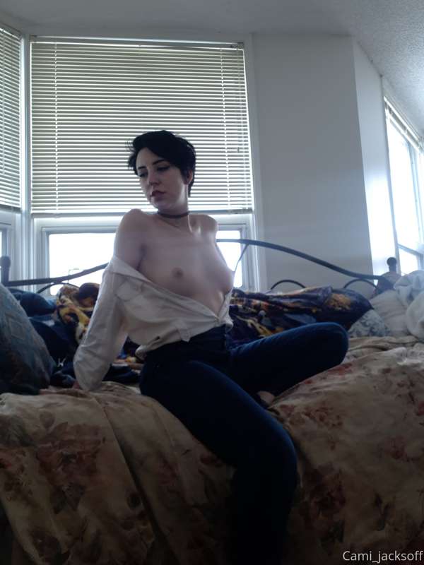 Ootd (tits out of course) from yesterday 😘


I love getting .. 17