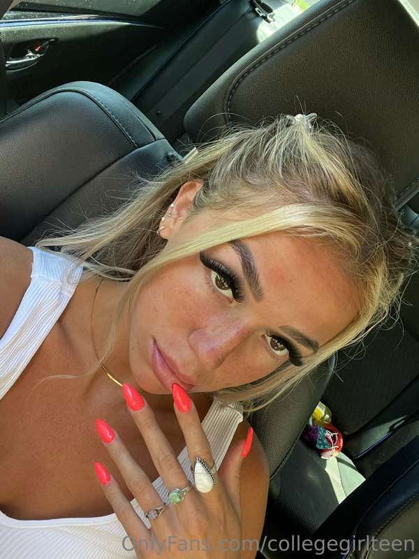 Giving you the fuck me eyes 🥺🙈😻