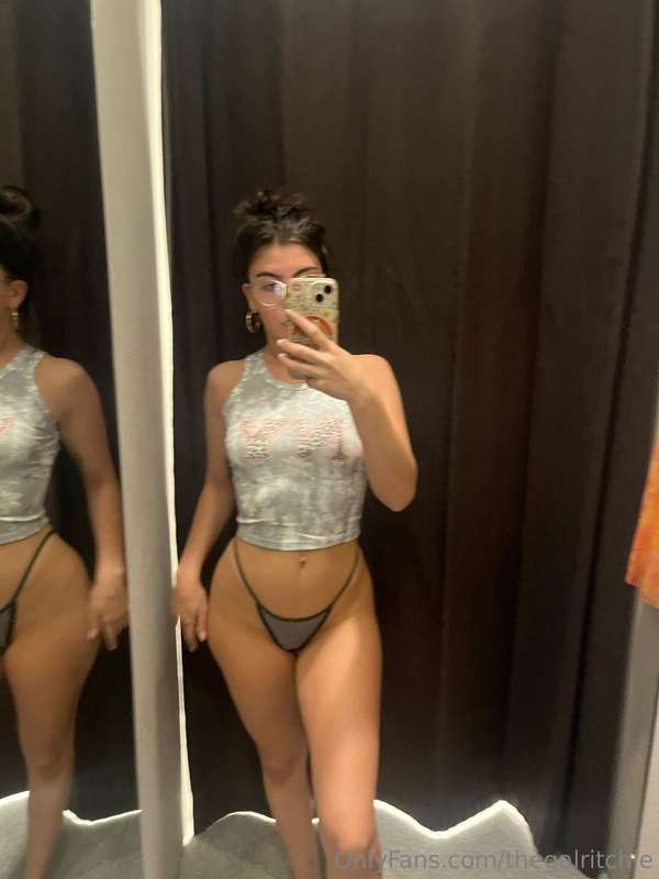 POV: Sending you a selfie so try and convince you to come in..