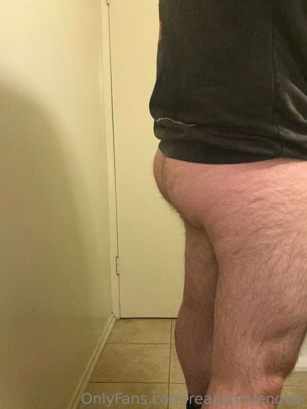 Thunder thighs and big booty 😜😘 check ur DMs 😈