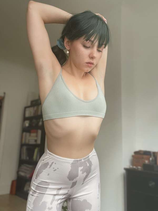 Breathe in… stretch me out… and relaaax 😌🧘🏻‍♀️
