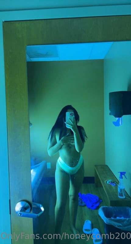 Honeycomb2002 - Onlyfans - 27 Feb, 2023