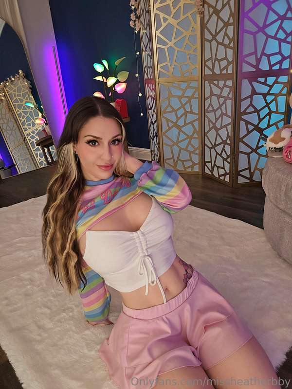 Live now! 😈Last chance to see me til Friday!Heatherbbylive.c.. 1