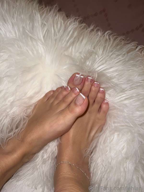 I got scrubbed & taken care of so good at the salon 🩷🤭 I wis.. 3