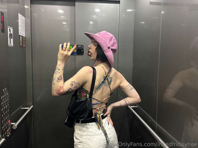 An elevator, a mirror and a little sass 😈👅 Sometimes all it ..